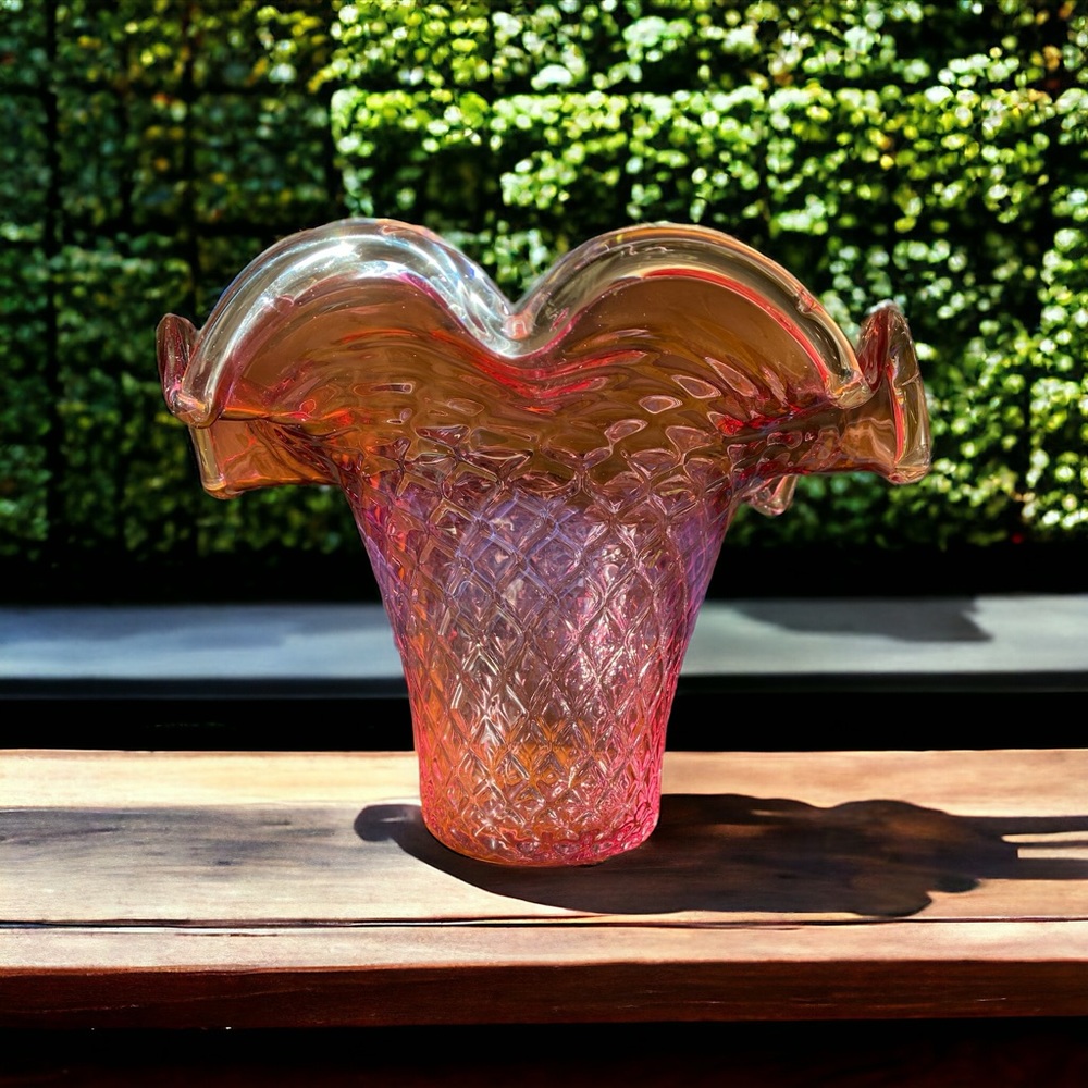 Gorgeous vintage glass diamond basket weave basket / vase / bowl with scalloped - Picture 11 of 13